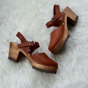 NWT | MIA Abba Luggage Clogs | Size 9